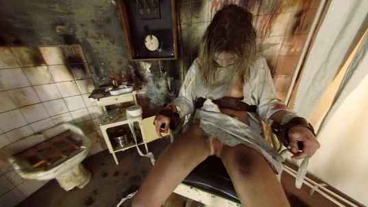 1. Download full pics of Capital punishment in 180° from xvirtual.com