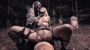 5. Download full pics of Walking zombies in 180° from xvirtual.com