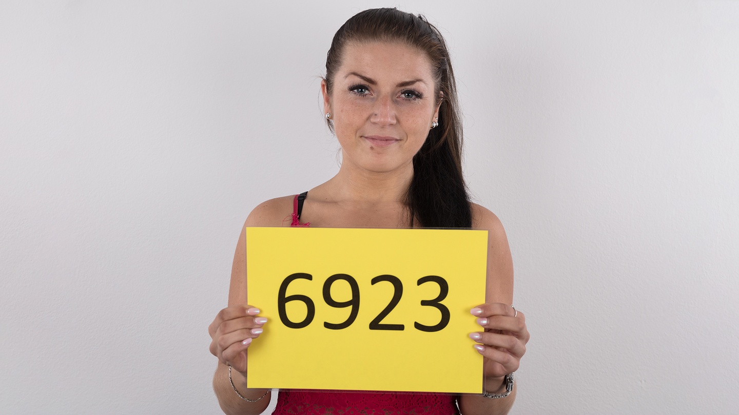 CzechCasting - Veronika en 180°