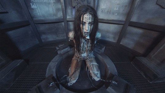 1. Download full pics of The Mummy Princess in 180° from xvirtual.com