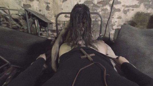 1. Download full pics of The Exorcist in 180° from xvirtual.com