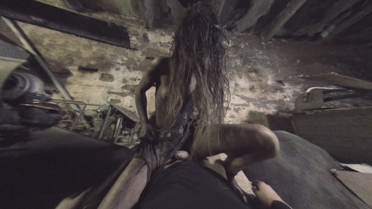 2. Download full pics of The Exorcist in 180° from xvirtual.com