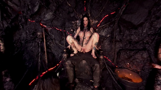 4. Download full pics of Hell Hoes em 180° from xvirtual.com